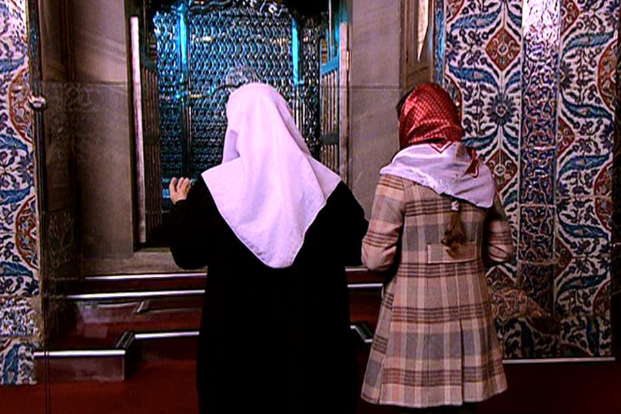 Adak filminden bir kare