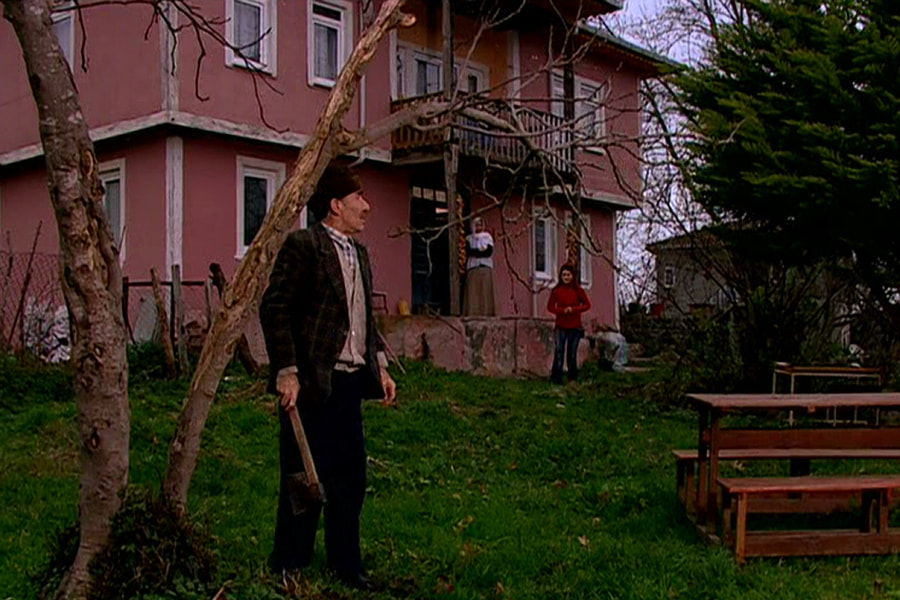 Anne Yarısı filminden bir kare