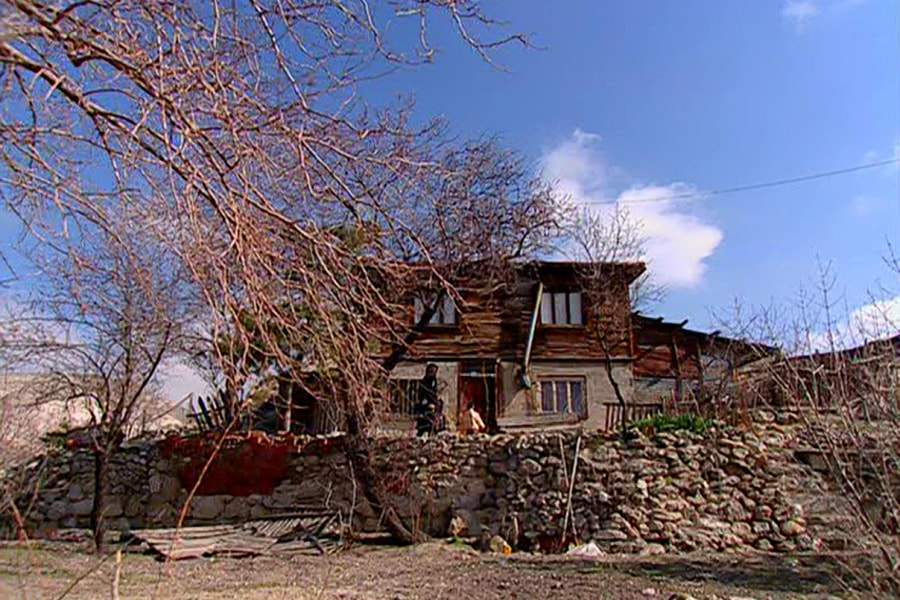 Baba Evi filminden bir kare
