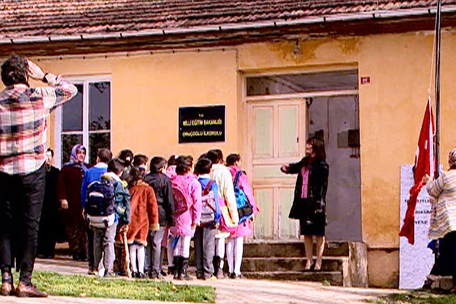 Neredesin Öğretmenim filminden bir kare